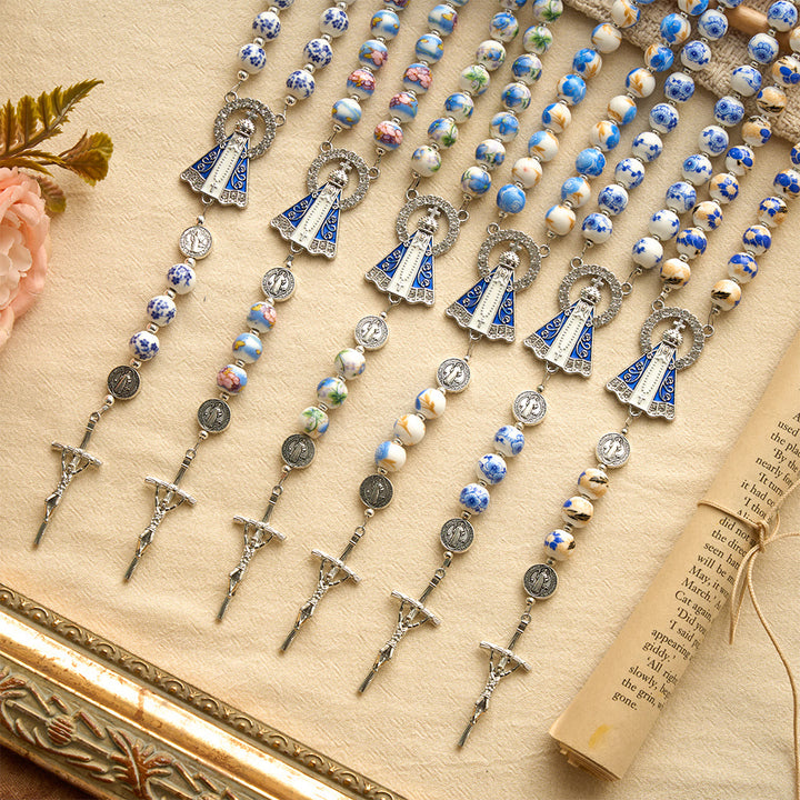 Christianartworkshop Rosario de cerámica floral azul y blanco con medallas de San Benito y Nuestra Señora - image 2