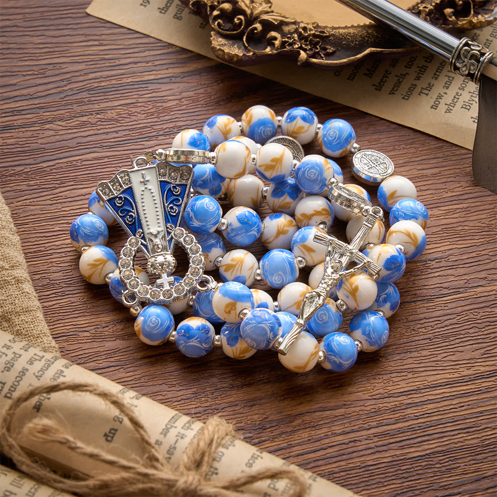 Christianartworkshop Rosario de cerámica floral azul y blanco con medallas de San Benito y Nuestra Señora - image 19