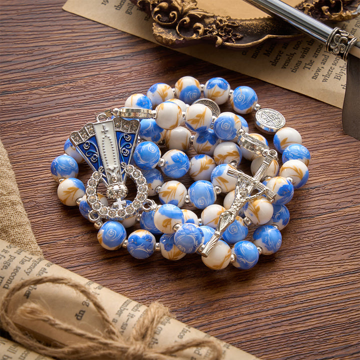 Christianartworkshop Rosario de cerámica floral azul y blanco con medallas de San Benito y Nuestra Señora - image 19