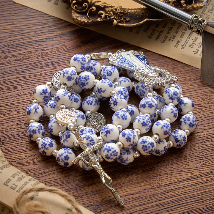 Christianartworkshop Rosario de cerámica floral azul y blanco con medallas de San Benito y Nuestra Señora - image 36