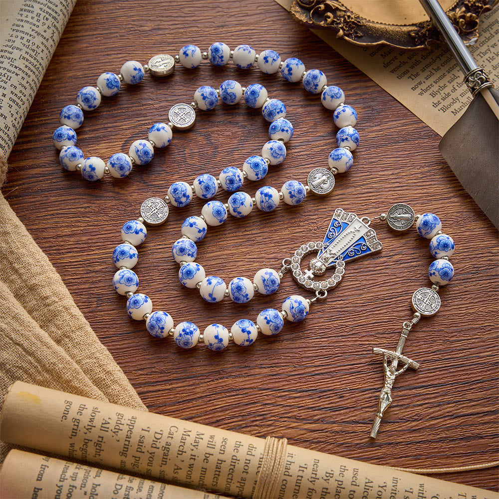 Christianartworkshop Rosario de cerámica floral azul y blanco con medallas de San Benito y Nuestra Señora - Nuestra Señora y el Crucifijo - Estilo F - image 32
