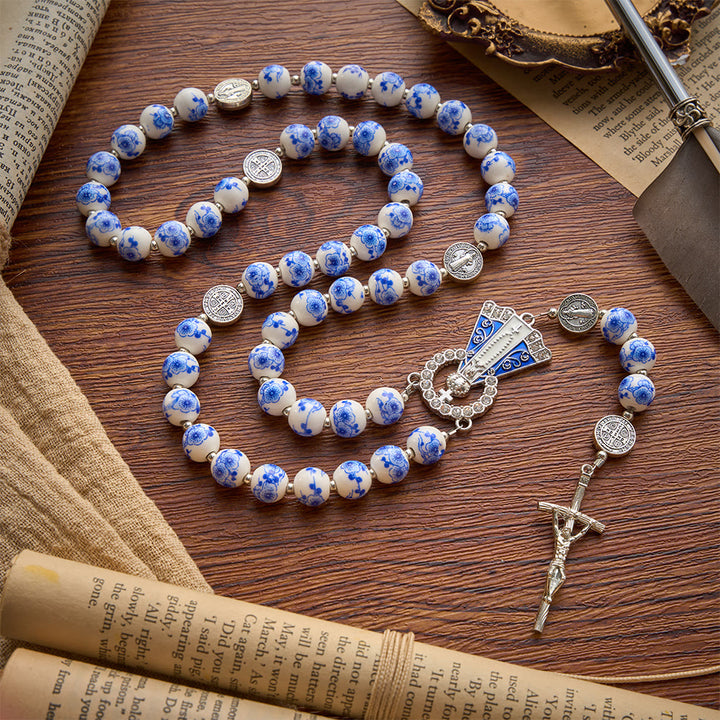 Christianartworkshop Rosario de cerámica floral azul y blanco con medallas de San Benito y Nuestra Señora - Nuestra Señora y el Crucifijo - Estilo F - image 32