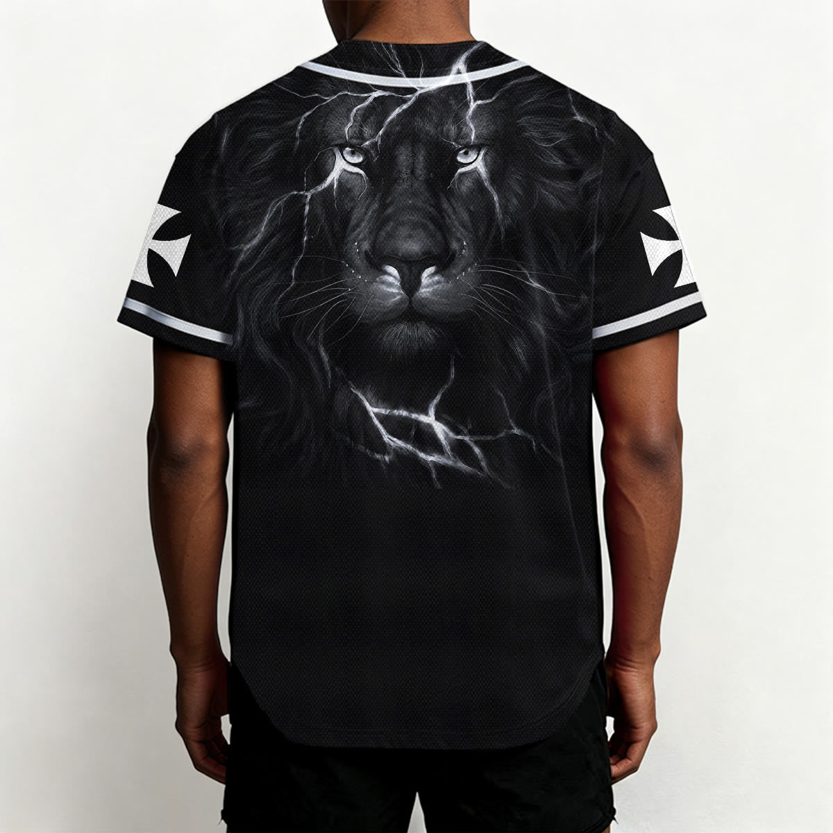 Christianartworkshop Camiseta de béisbol con botones y emblema de la Cruz de Jesús vertical en la parte delantera y retrato del León de Judá con rayo en la parte trasera. - image 11