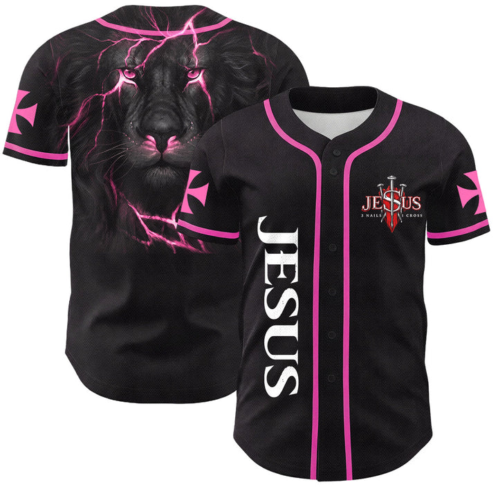 Christianartworkshop Parte delantera vertical Jesús Clavo Cruz Emblema Parte trasera Rayo León de Judá Retrato Camiseta de béisbol abotonada - Rosa - 5XL - image 35