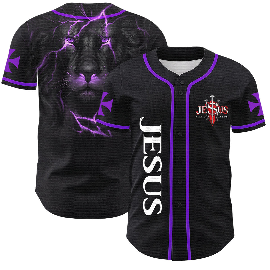Christianartworkshop Parte delantera vertical Jesús Clavo Cruz Emblema Parte trasera Rayo León de Judá Retrato Camiseta de béisbol abotonada - Púrpura - 5XL - image 49