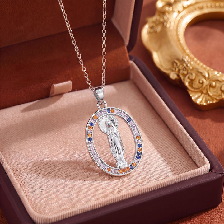 Christianartworkshop Collar con medallón de la Santa Doncella con Halo de Cristal: Emblema de la suave protección celestial. - Plata - Óvalo colorido - image 24