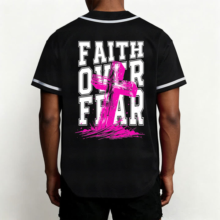 Camiseta de béisbol con ribete de contraste y cruz "Fe sobre el miedo" de Christianartworkshop - image 5