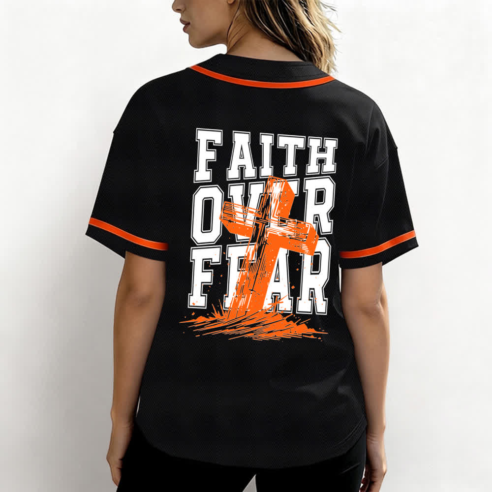 Camiseta de béisbol con ribete de contraste y cruz "Fe sobre el miedo" de Christianartworkshop - image 45