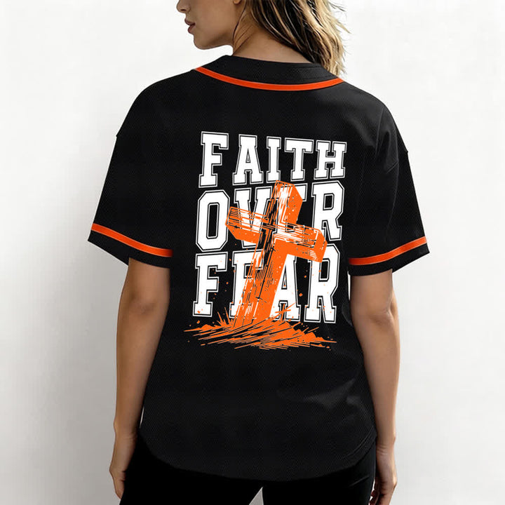Camiseta de béisbol con ribete de contraste y cruz "Fe sobre el miedo" de Christianartworkshop - image 45