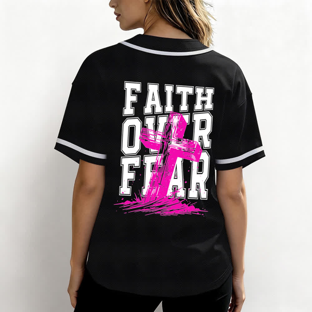 Camiseta de béisbol con ribete de contraste y cruz "Fe sobre el miedo" de Christianartworkshop - image 3