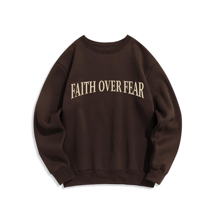 Christianartworkshop Sudaderas de cuello redondo con forro polar y estampado de cruz "Fe sobre el miedo" - image 2