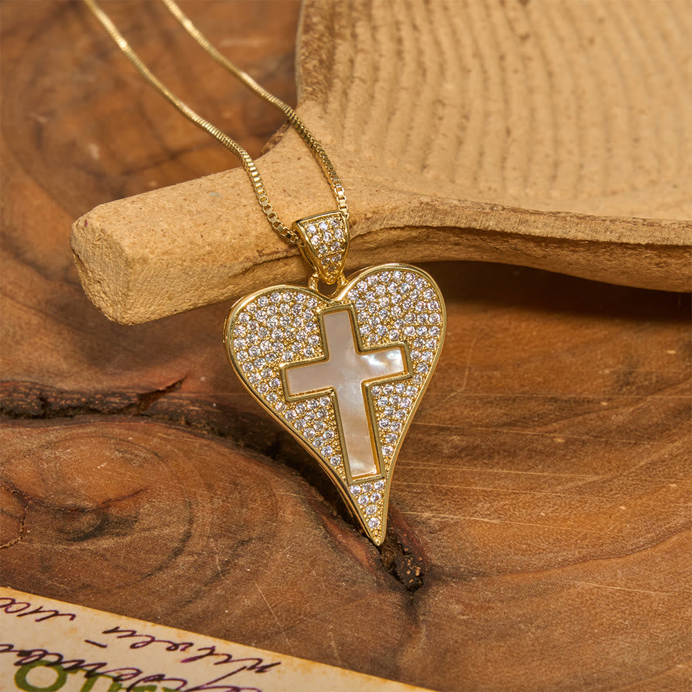 Christianartworkshop Collar con corazón de circonitas pavé y cruz de nácar: emblema de sincera devoción celestial. - image 1