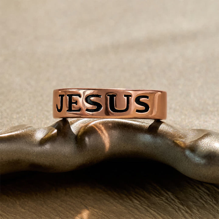 Christianartworkshop Anillo clásico de banda abierta con texto grabado de Jesús: portador de una paz espiritual serena y eterna. - image 4