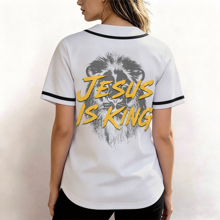 Camiseta de béisbol con gráfico del león "Jesús es rey" de Christianartworkshop - image 10