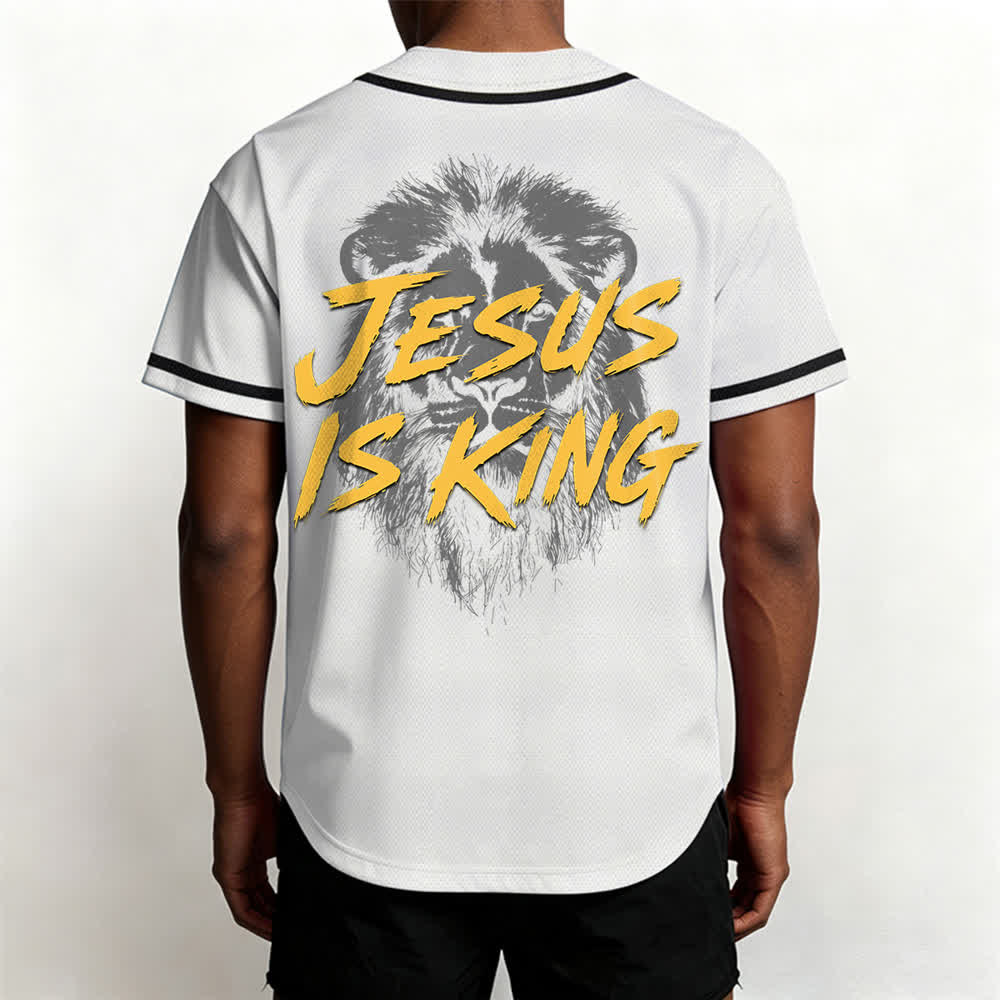 Camiseta de béisbol con gráfico del león "Jesús es rey" de Christianartworkshop - image 12