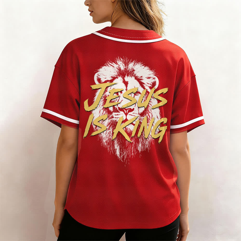 Camiseta de béisbol con gráfico del león "Jesús es rey" de Christianartworkshop - image 24