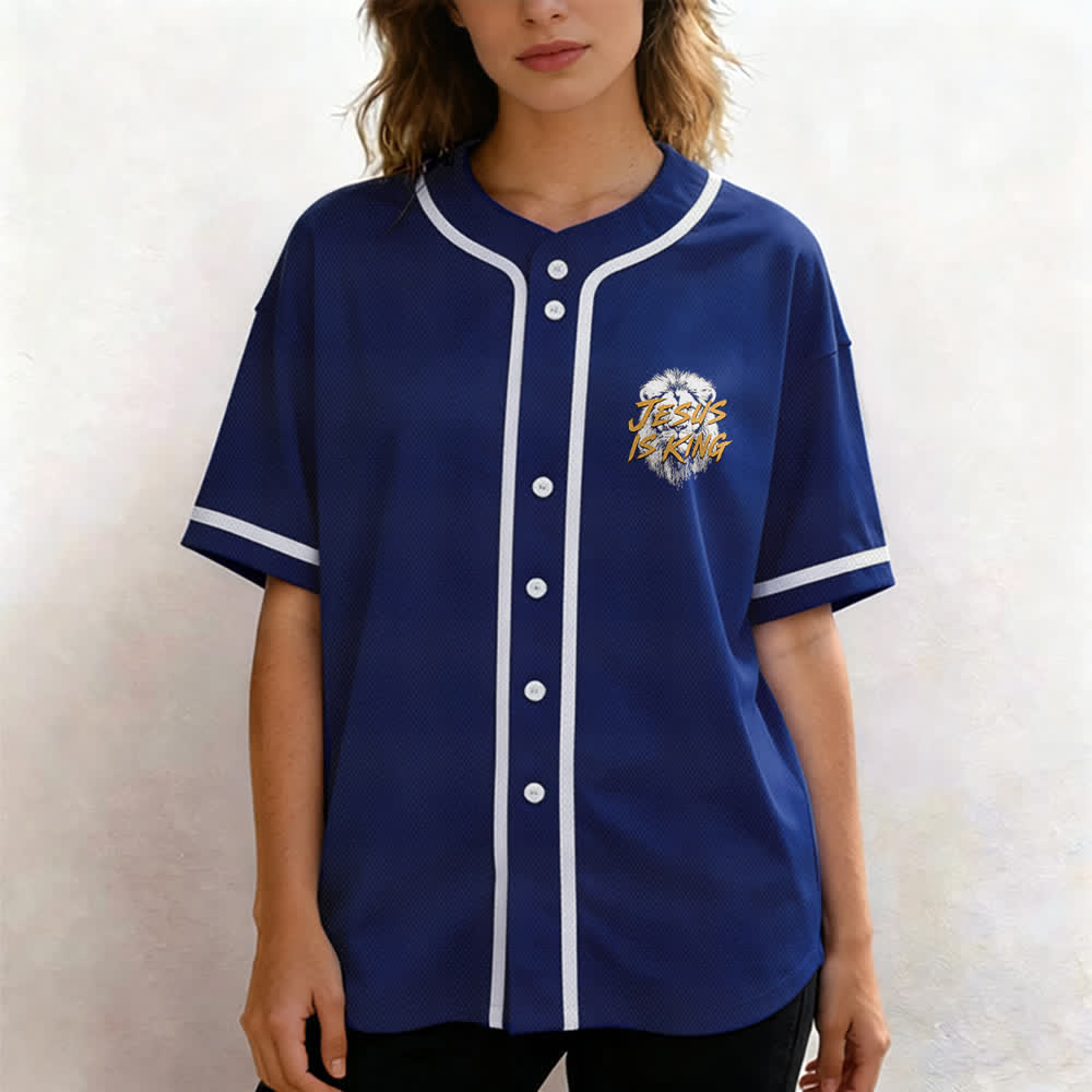 Christianartworkshop Camiseta de béisbol de malla con estampado de león "Jesús es Rey" - image 4