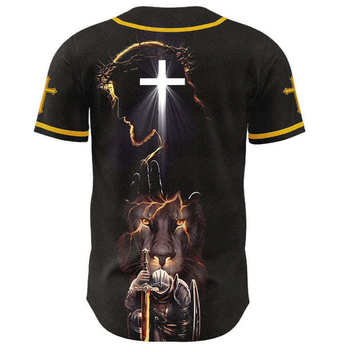 Camiseta de béisbol negra con botones y armadura de león de Christianartworkshop con Jesús. - image 15