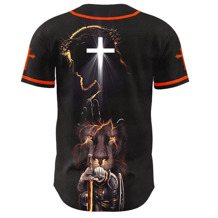 Camiseta de béisbol negra con botones y armadura de león de Christianartworkshop con Jesús. - image 22