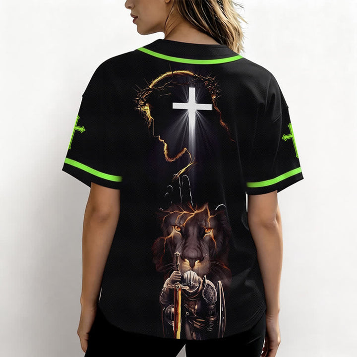 Camiseta de béisbol negra con botones y armadura de león de Christianartworkshop con Jesús. - image 52