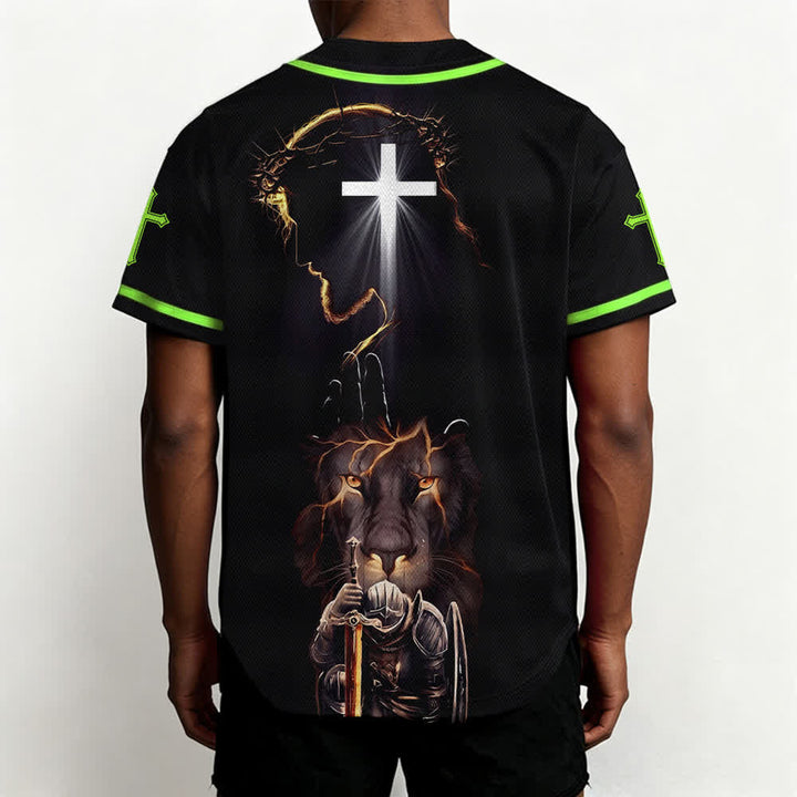 Camiseta de béisbol negra con botones y armadura de león de Christianartworkshop con Jesús. - image 54