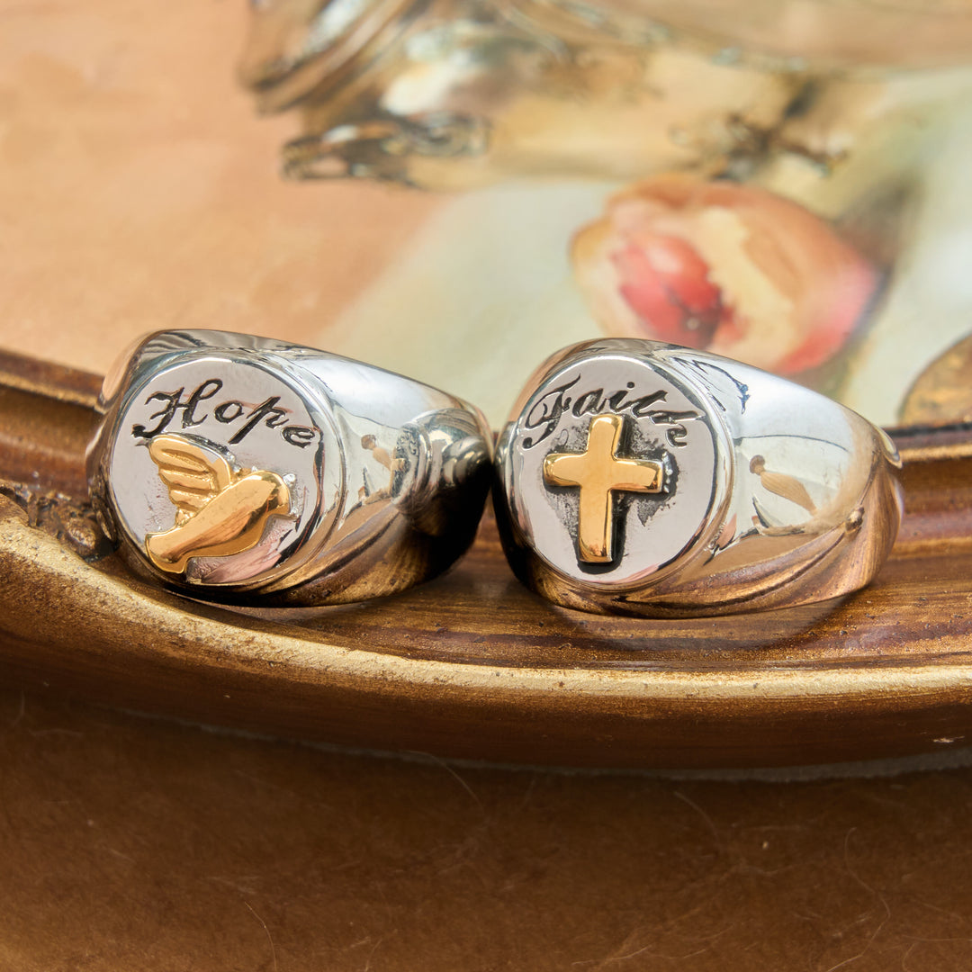 Christianartworkshop Anillo de sello con motivo en relieve, cruz y amuletos del Espíritu Santo: emblema de serena inspiración divina. - image 0