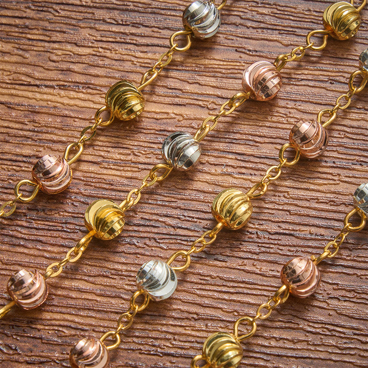 Christianartworkshop Pulsera delicada con cuentas texturizadas y crucifijo de Nuestra Señora de Guadalupe: Portadora de la gracia sagrada perdurable. - image 6