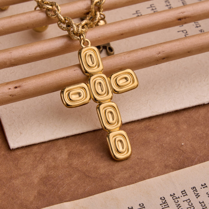 Christianartworkshop Collar con cruz colgante múltiple con textura artesanal: Insignia de aspiración espiritual - image 6