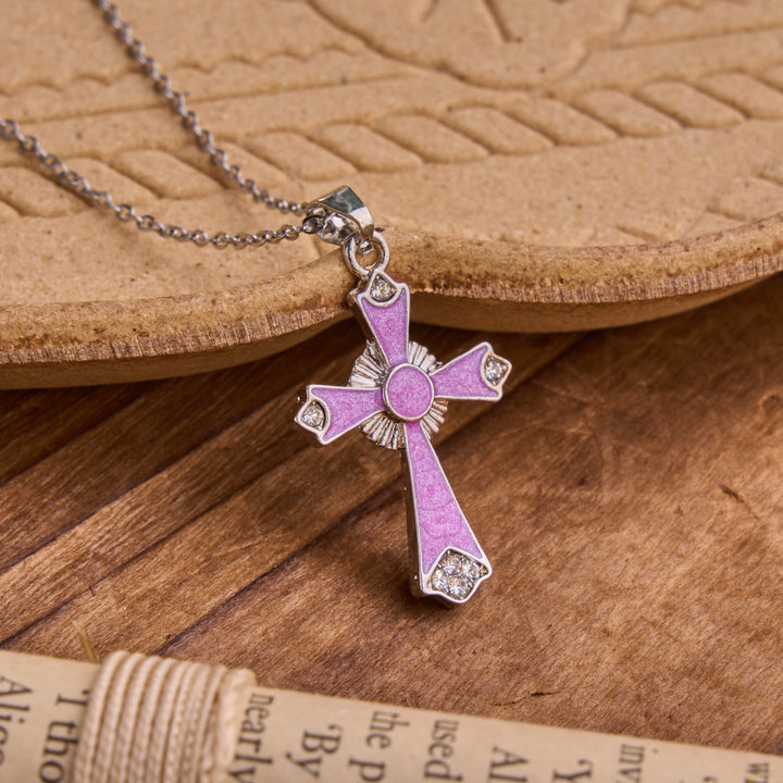 Christianartworkshop Cadena con colgante de cruz de esmalte vibrante: Insignia de la devota gracia celestial. - Púrpura - image 3