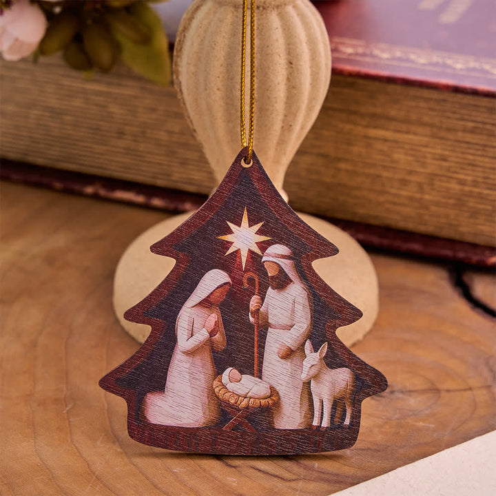 Christianartworkshop Adorno colgante de madera con forma de árbol y escena de la Natividad de la Sagrada Familia. - Blanco - image 1