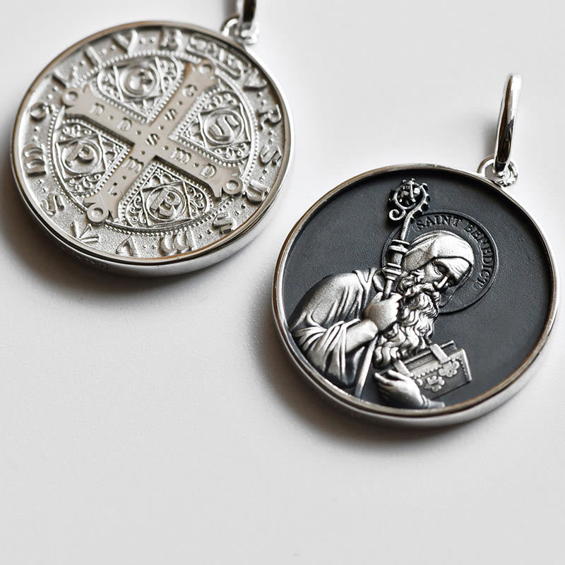Christianartworkshop Collar con medalla de San Benito en alto relieve: símbolo de fortaleza divina. - image 1
