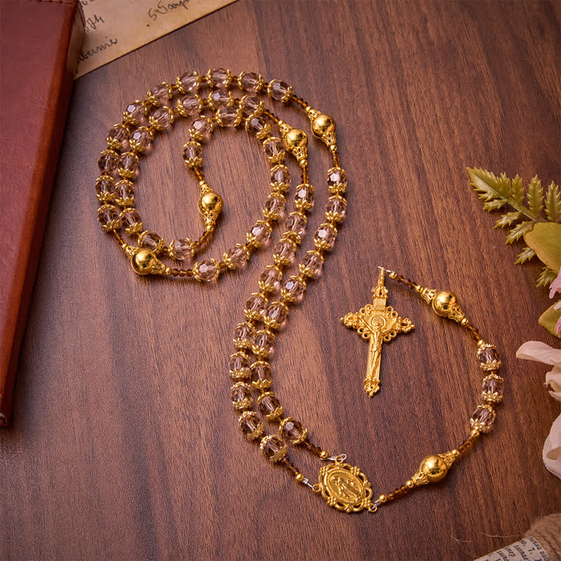 Christianartworkshop Rosario facetado de Nuestra Señora en color ámbar topo con crucifijo tallado: recuerdo para ceremonias sagradas importantes. - Rosario de la Virgen María con champán - image 0