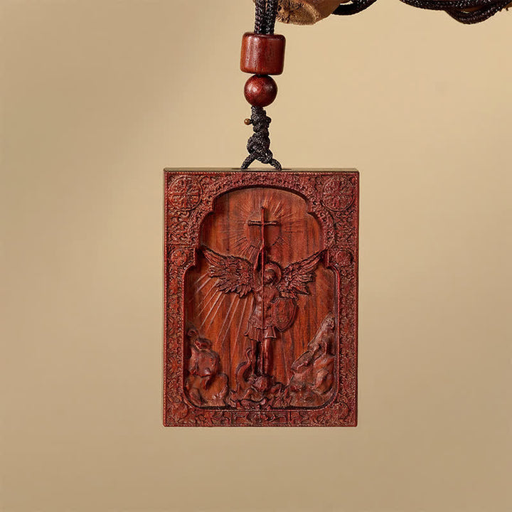 Christianartworkshop Collar de madera tallada del Sagrado San Miguel: Emblema de la Inquebrantable Liberación Divina - Sándalo rojo - image 4
