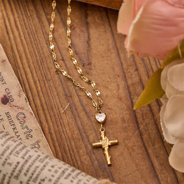 Christianartworkshop Collar fino con colgante de cruz rosa y gema en forma de corazón brillante: un recipiente de suave calidez celestial. - image 2