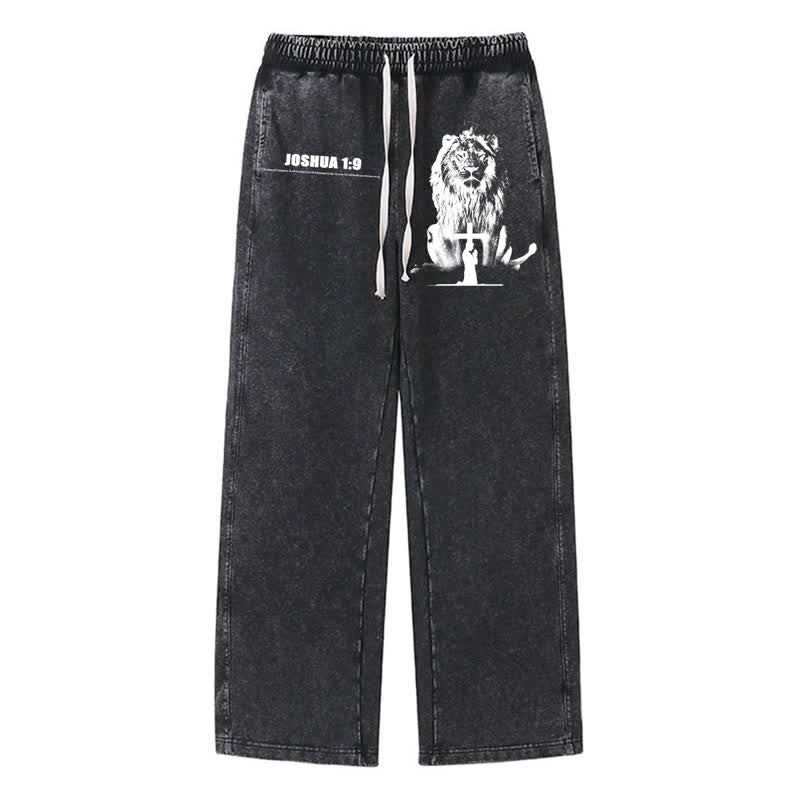 Christianartworkshop Pantalones deportivos lavados de corte relajado con el lema "Coraje de león" de Josué 1:9 - Negro - 2XL - image 8