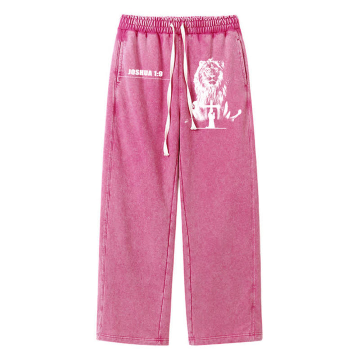 Christianartworkshop Pantalones deportivos lavados de corte relajado con el lema "Coraje de león" de Josué 1:9 - Rosa - 2XL - image 34