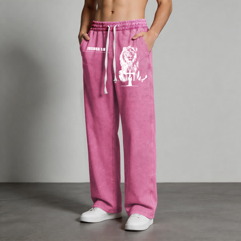 Christianartworkshop Pantalones deportivos lavados de corte relajado con el lema "Coraje de león" de Josué 1:9 - image 38