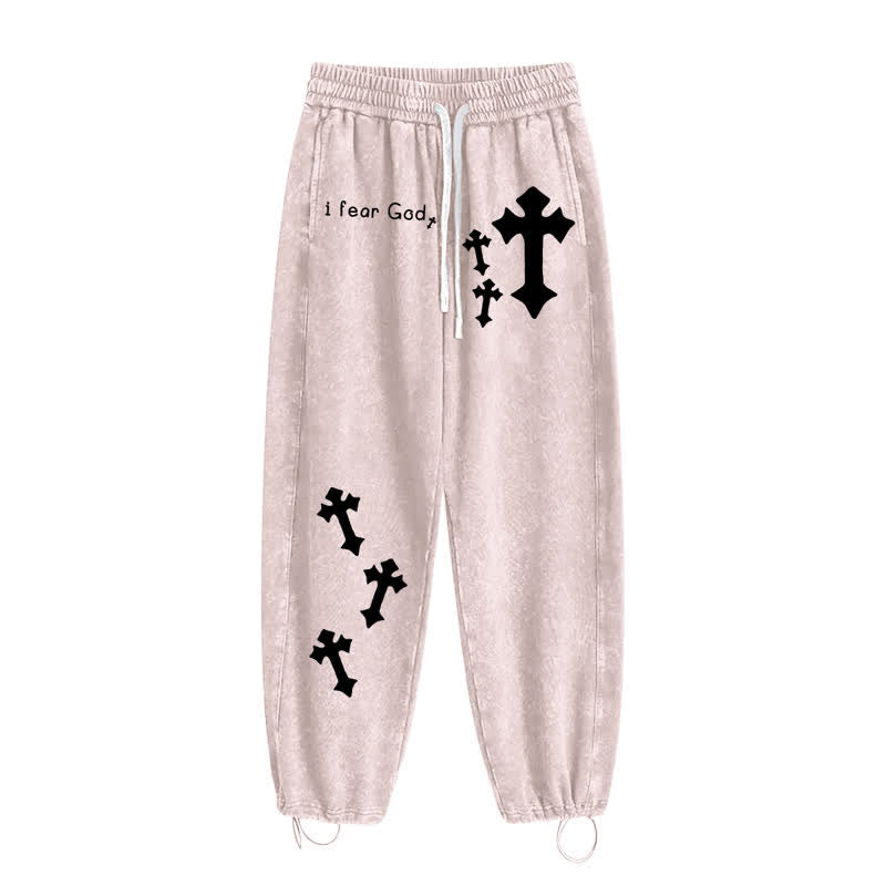 Christianartworkshop Pantalones deportivos rosas lavados con estampado de cruz "Temo a Dios" - image 2