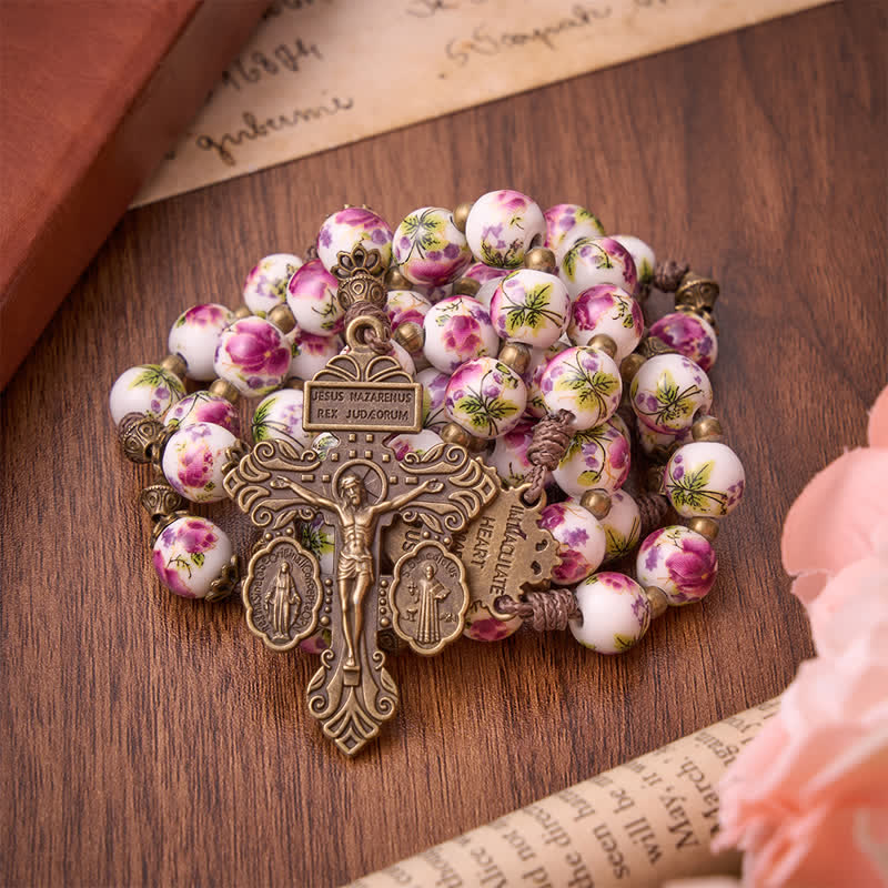 Christianartworkshop Rosario de oración con flores rosas en bronce envejecido, con medalla de Nuestra Señora y crucifijo. - Rosario de porcelana con flores rosas - image 0