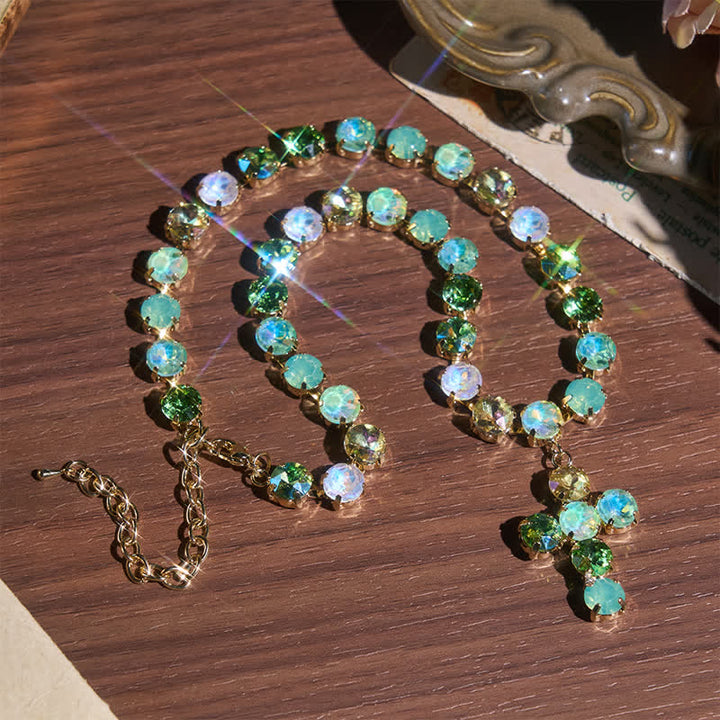 Christianartworkshop Collar con cruz de cobre y cristal Rivoli: símbolo de la inquebrantable majestad divina. - Verde - image 0
