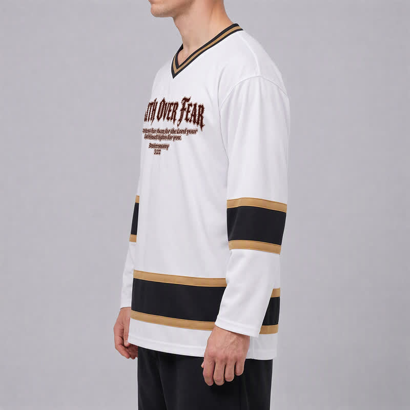 Christianartworkshop Camiseta de hockey de manga larga con ribete dorado "Fe sobre el miedo" - image 5