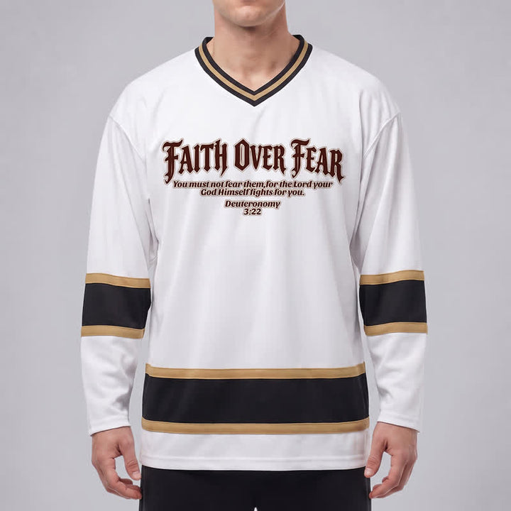 Christianartworkshop Camiseta de hockey de manga larga con ribete dorado "Fe sobre el miedo" - image 3