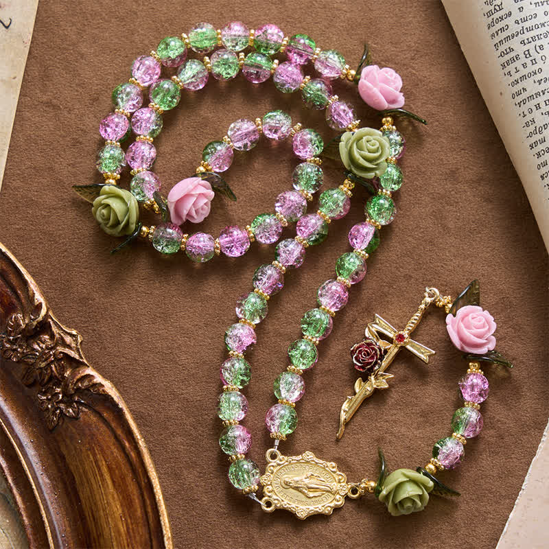 Christianartworkshop Rosario de la Virgen María con cuentas de vidrio facetadas craqueladas en rosa y verde, diseño floral de rosa y cruz. - image 0