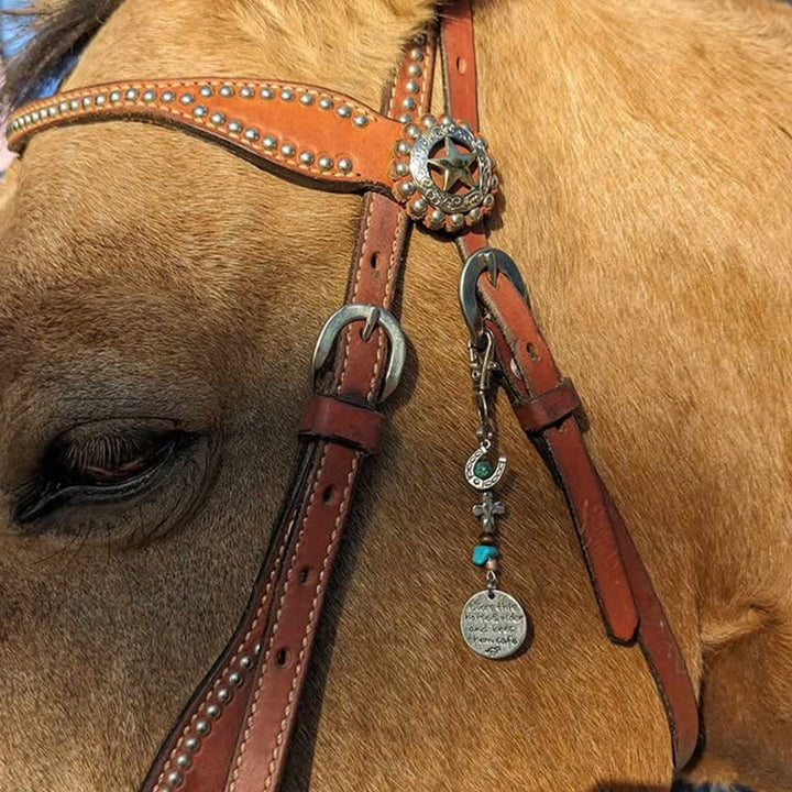 Christianartworkshop Llavero metálico multiusos con dije de silla de montar y brida de caballo con cruz bendecida. - Cruz B - image 3